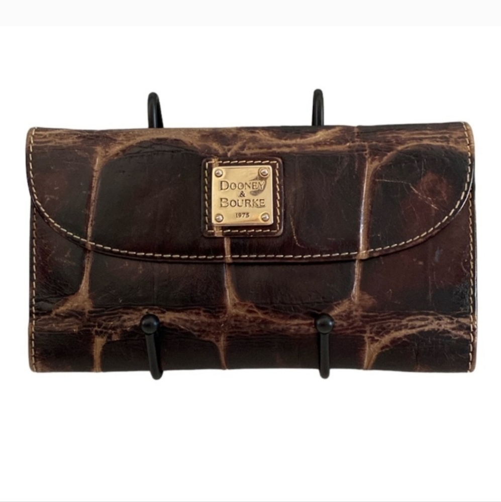 Dooney & Bourke Croc Embossed Wallet VGUC